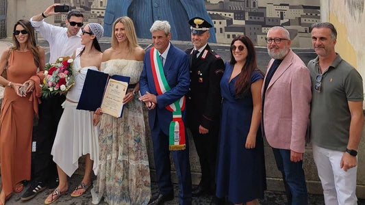Aurora Ramazzotti sceglie i sandali A•MANO Capri per il suo matrimonio civile